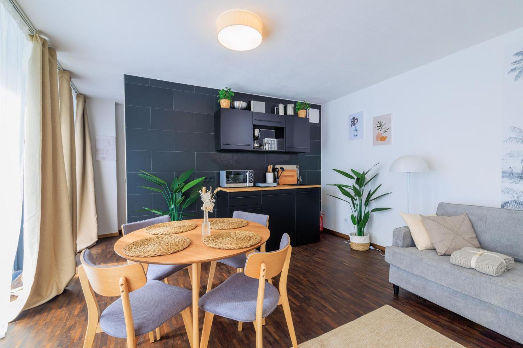 Global Living - Design Apartment I Rathausplatz I Kitchen I Augsburg Exteriör bild
